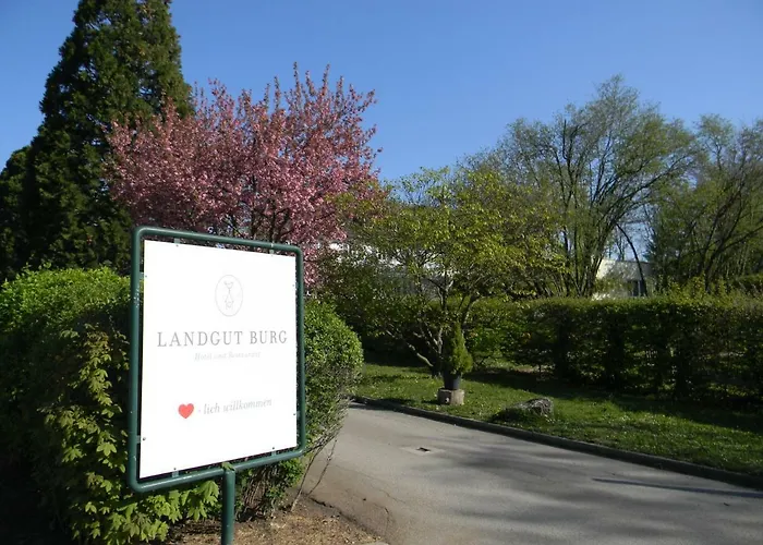 Hotel Landgut Burg Gmbh 3*